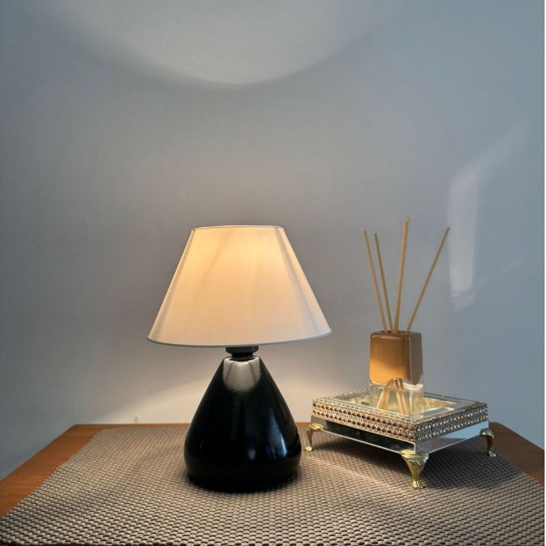 Abajur Luminaria de Ceramica Porcelana Bivolt Com Cupula Gota para Decoração Quarto Escritorio Decoração Várias Cores