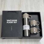 Kit Garrafa Térmica 500ml com 3 Canecas - Praticidade estilo e bebida na temperatura ideal